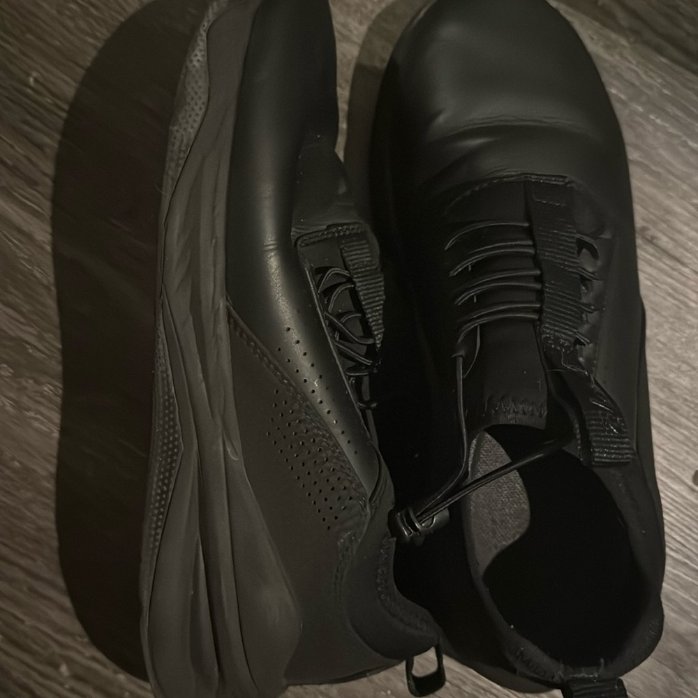 Clove - Nurse Shoes